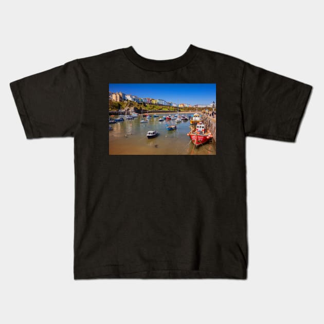 Tenby Harbour, Pembrokeshire Kids T-Shirt by dasantillo